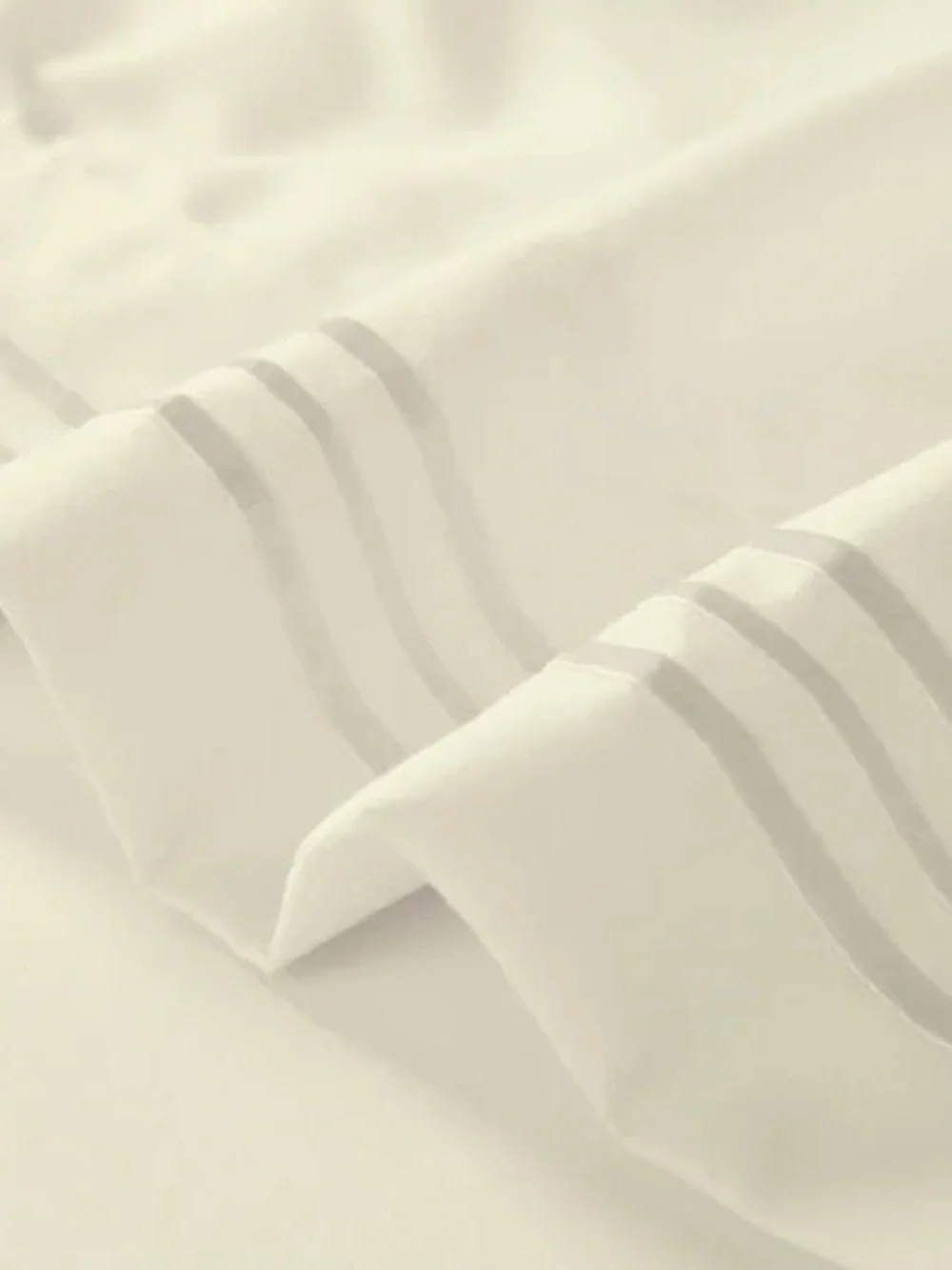 Cream Bed Queen 4 piece Sheet Set